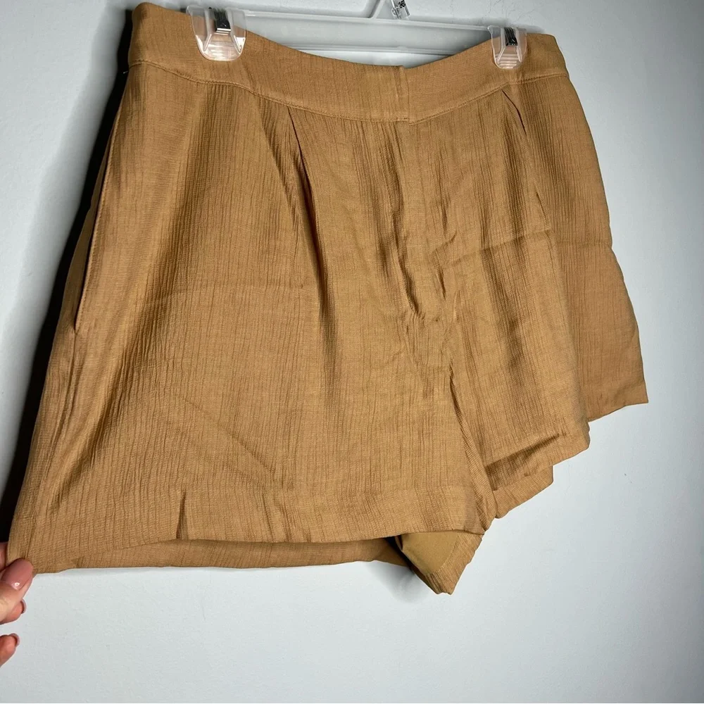 NWT Something Navy Drapey Shorts In Tan Praline‎ High Waist Tailored